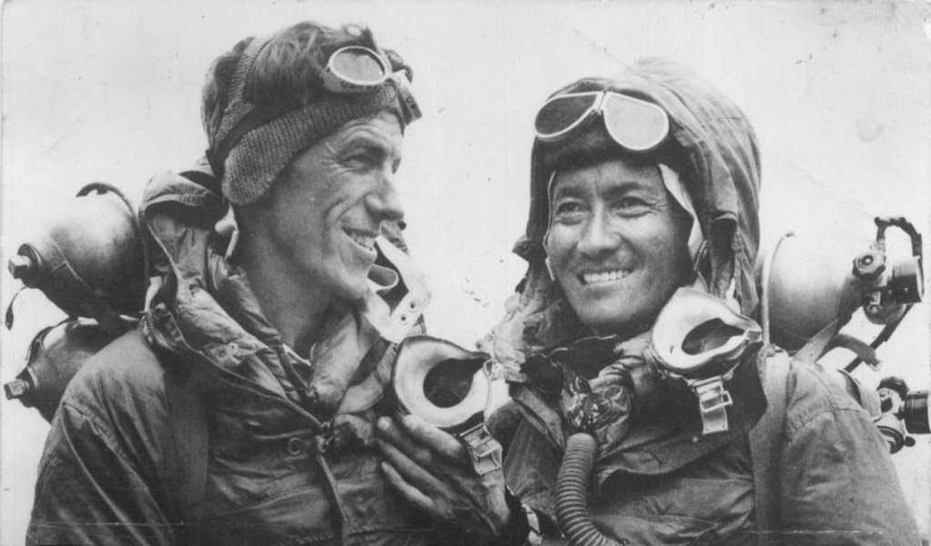 Hillary i Norgay na povratku s vrha Everesta 1953. godine