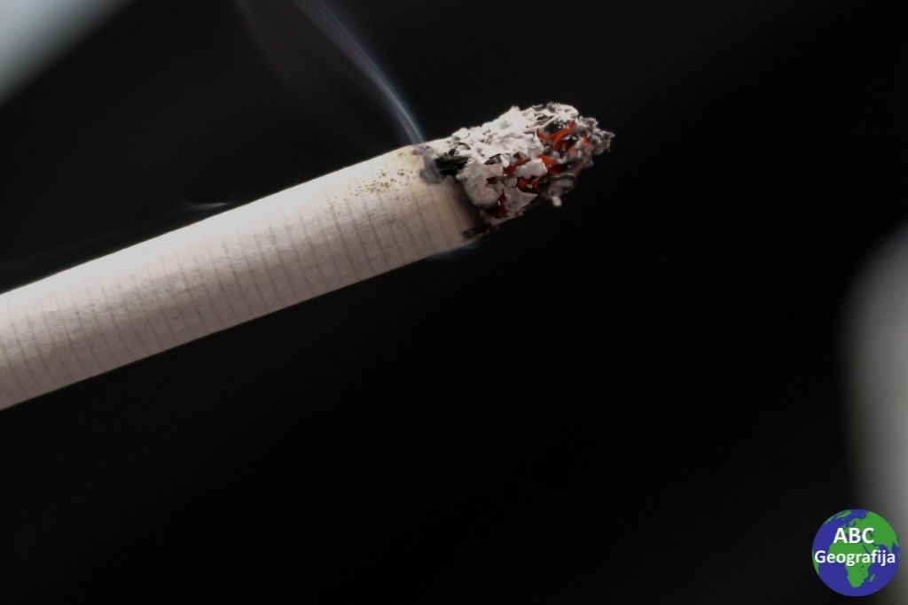 U Hrvatskoj svaka treća osoba puši