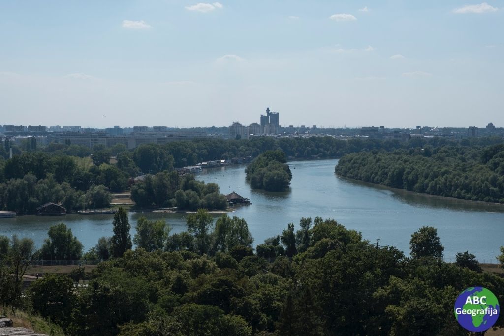 Ušće Save u Dunav - pogled s tvrđave Kalemegdan u Beogradu