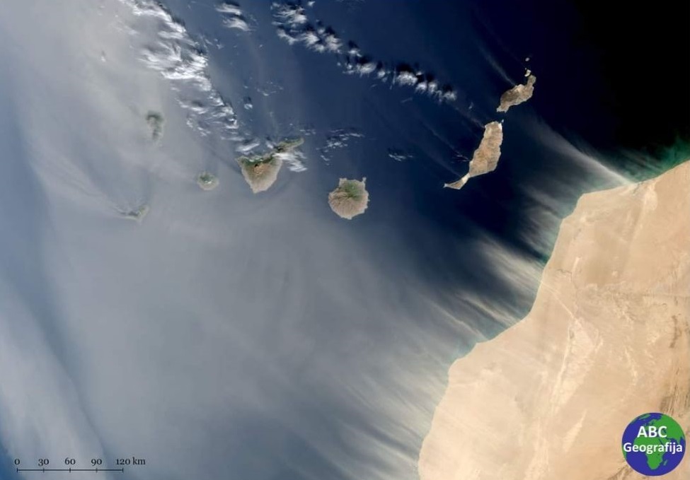 Pijesak iz pustinje Sahare iznad Atlantika i Kanarskih otoka, 15. siječnja 2022. godine