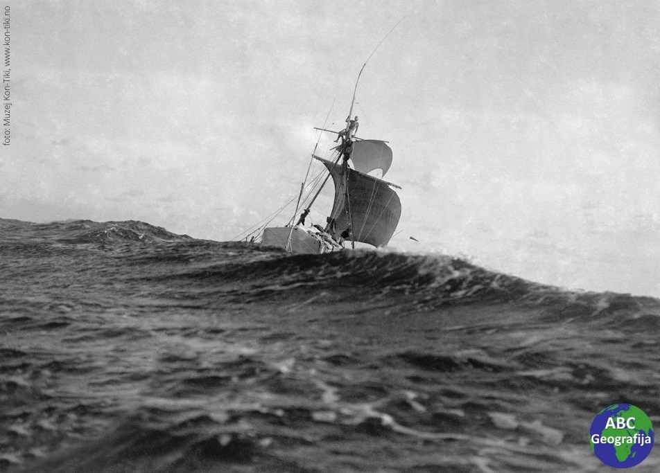Splav Kon-Tiki na uzburkanom Tihom oceanu tijekom istoimene ekspedicije 1947. godine