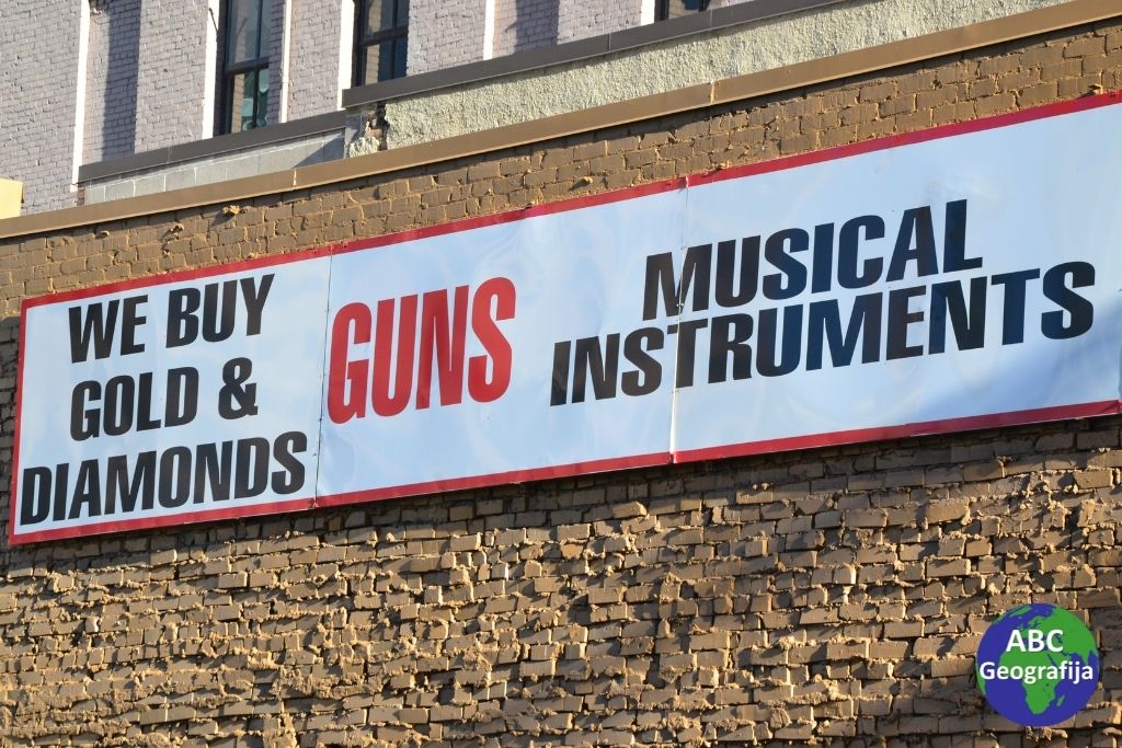 Reklama u Salt Lake City-ju: „Kupujemo zlato i dijamante, pištolje, glazbene instrumente”