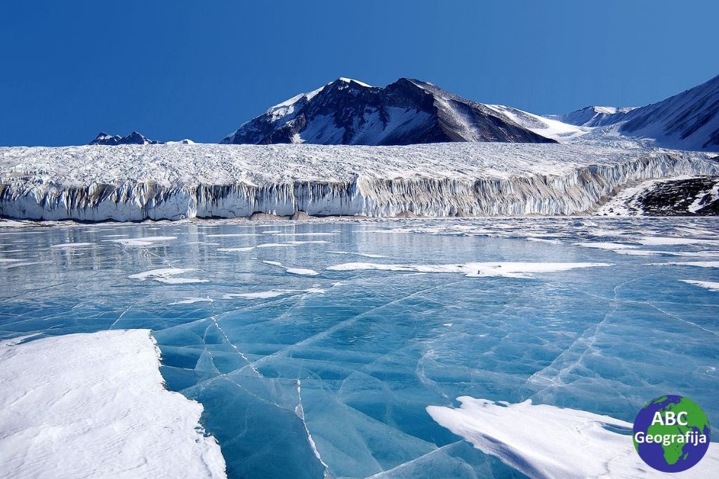 Ledenjačko jezero Fryxell, Transantarktičke planine